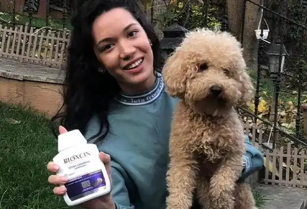 Hazal Subaşı'nın favorisi Bioxcin Siyah Sarımsaklı Şampuan